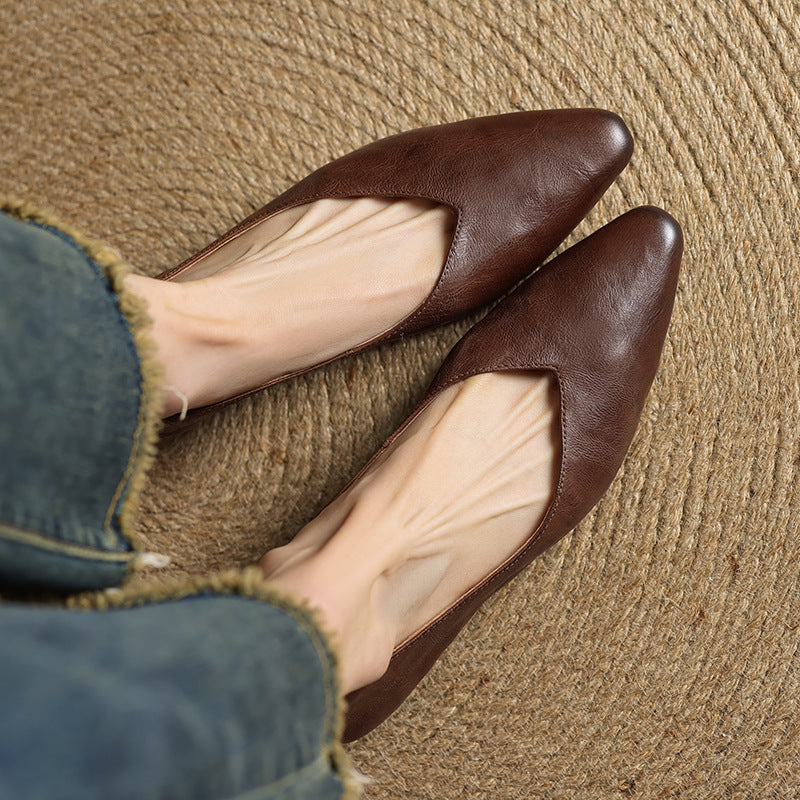 Faelle | V-Cut Lambskin Flats with Square Toe