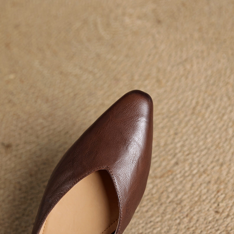Faelle | V-Cut Lambskin Flats with Square Toe