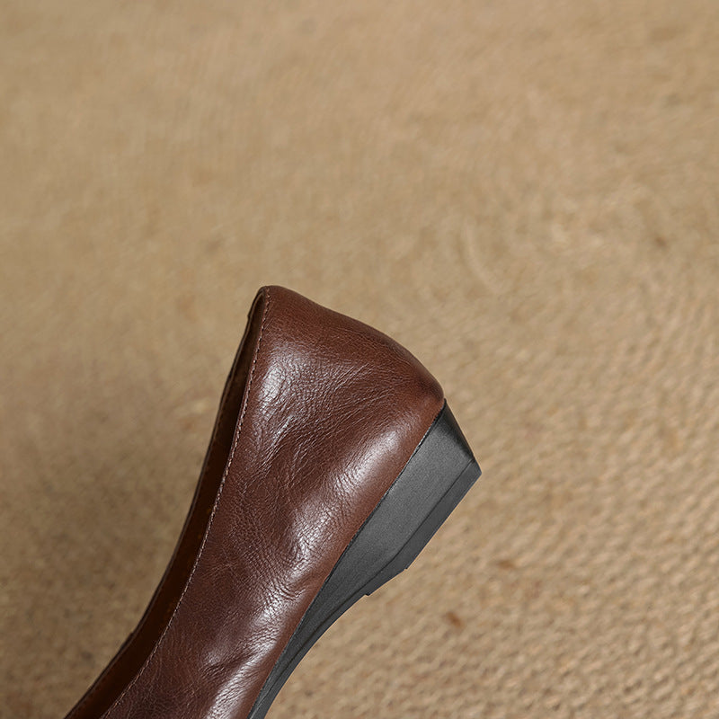 Faelle | V-Cut Lambskin Flats with Square Toe