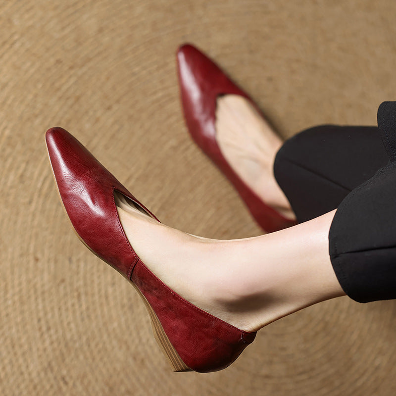 Faelle | V-Cut Lambskin Flats with Square Toe