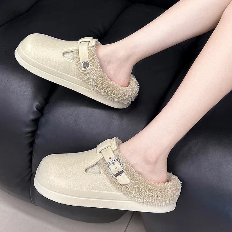 Ilaisse | Fleece Lined Clog Slippers with Buckle