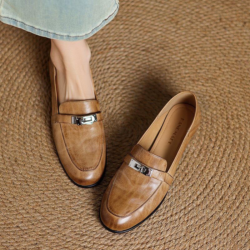 Joranne | Leather Loafers with Lock Detail