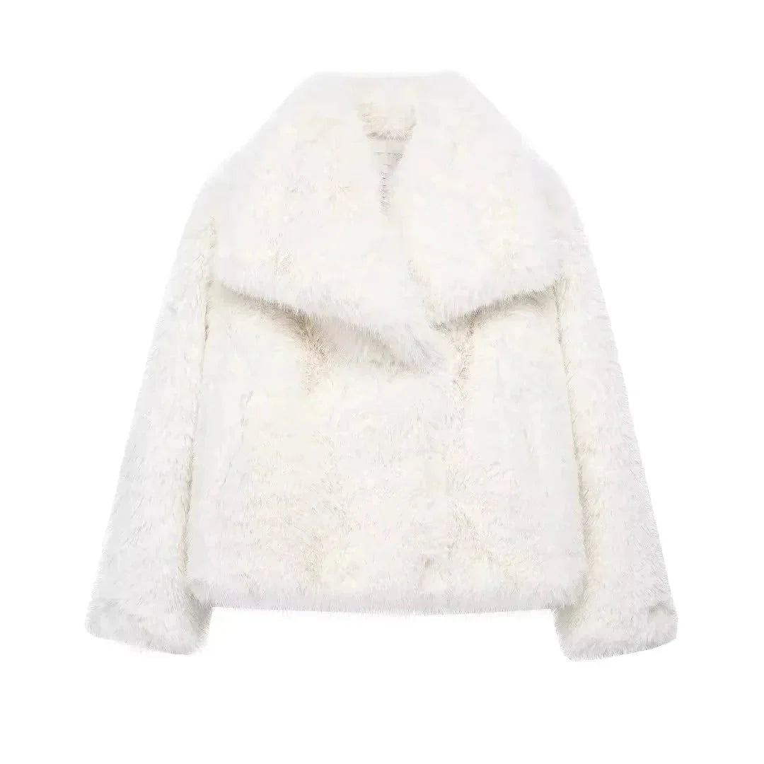 Kaenne | Short Faux Fur Coat with Wide Lapels