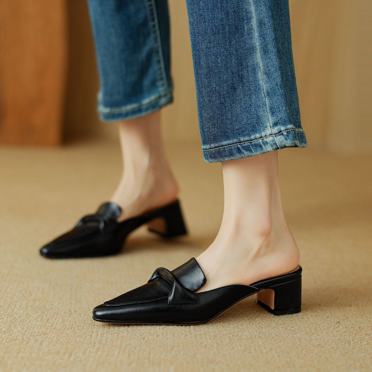 Norine | Pointed Leather Mules with Folded Vamp