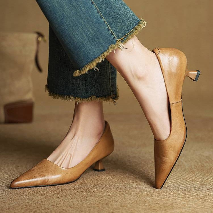 Saffiya | Leather Kitten Heel Pumps with Pointed Toe