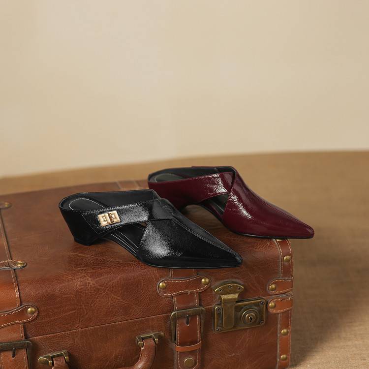 Winanne | Pointed Lambskin Leather Mules